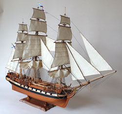 модель парусного корабля из дерева «Восток»
