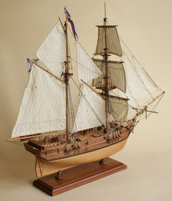 модель корабля из дерева транспорт «Байкал»